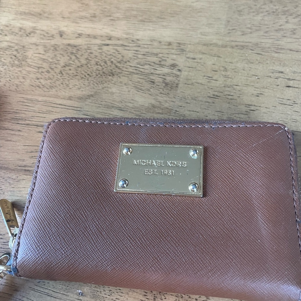 Michael Kors jet set small zip wallet